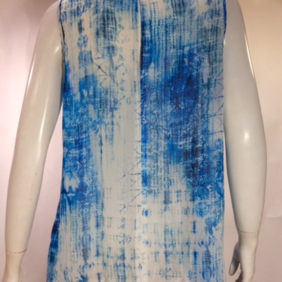 Vince Camuto Blue Tie Dye Handkerchief Top - Picture 5 of 5